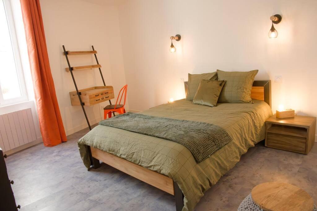 La Thoresienne Thoree-les-Pins Luaran gambar
